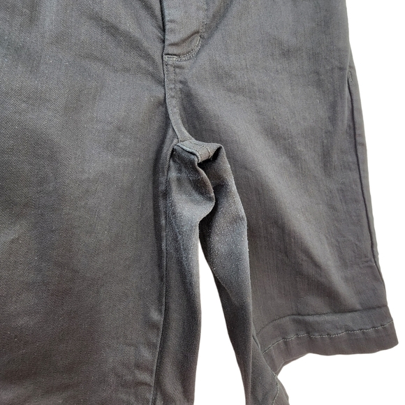 NYDJ Women's Black Cotton-Stretch Bermuda Short - 2 - Picture 3 of 7